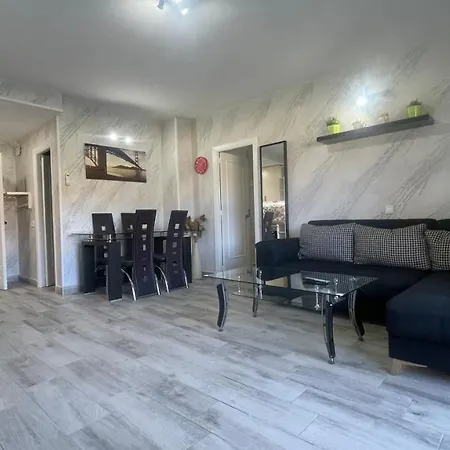 Benal 42 Apartment *